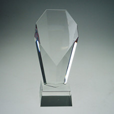 Trophäe aus Kristallglas - mit eleganter Lasergravur
