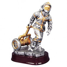 Feuerwehrmann mit Schlauchhaspel - dekorative Feuerwehrfigur - 867005