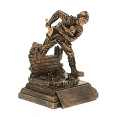 Feuerwehrfigur - rettender Feuerwehrmann - in bronze - 867008