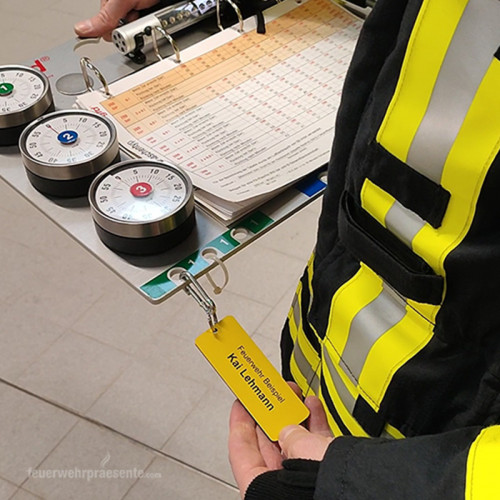 Atemschutzträger -  Geräteschild - Schlüsselanhänger - gelb - mit Gravur
